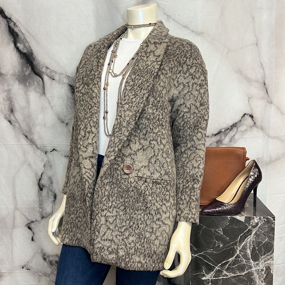*ASTR gray animal print over sized coat